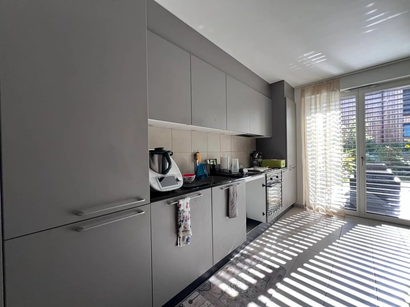 Appartement spacieux 2.5 pièces - Photo 3 sur 7