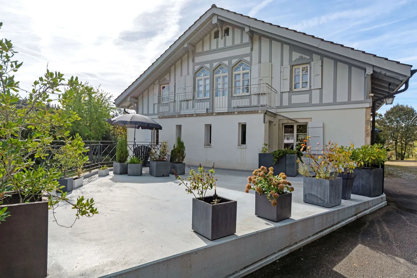 Appartement Charmant dans un Domaine Privé - Photo 2 sur 19