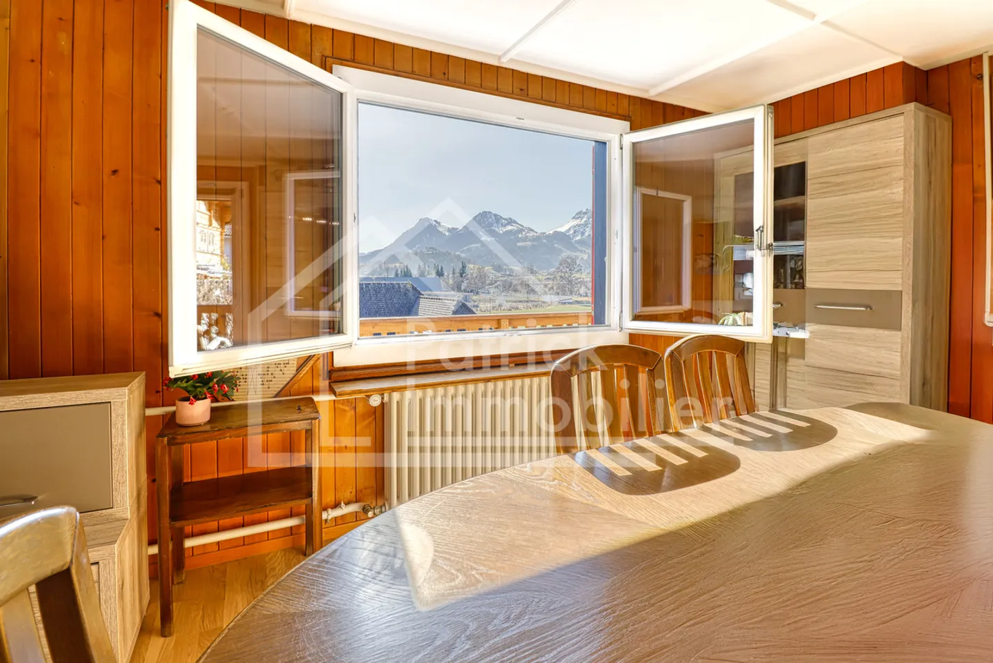 Individual chalet 4.5 rooms with panoramic view of the Pre-Alps - Photo 6 of 13