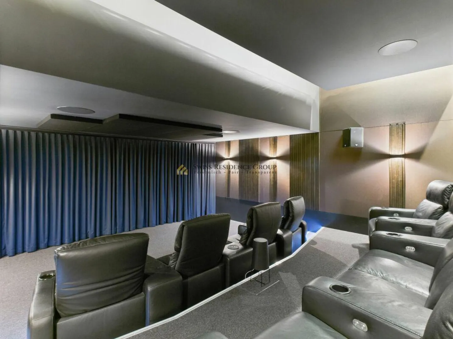 Lavorare nello studio con 214m2, galleria e cinema privato - Foto 5 di 13