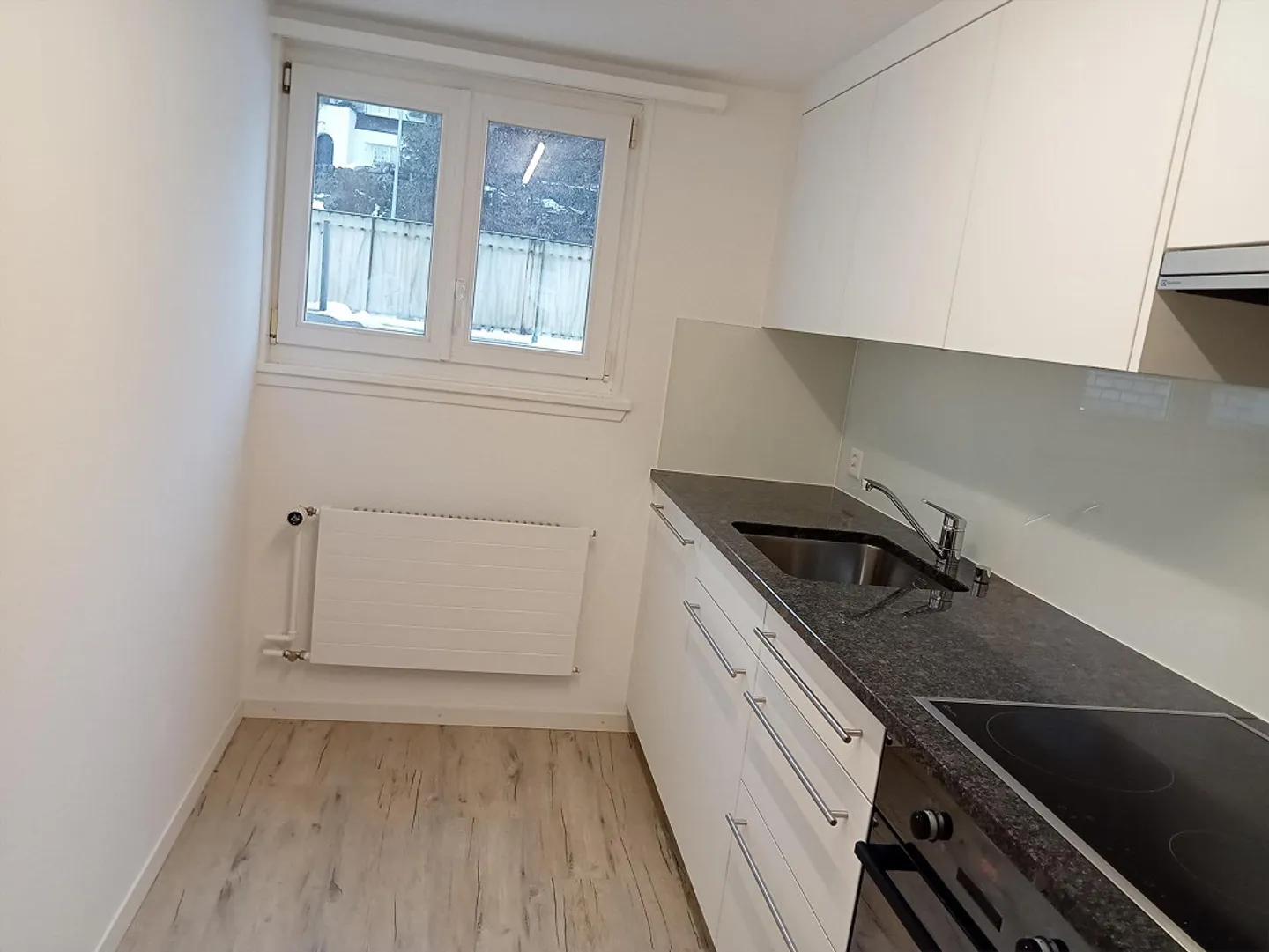 2-room old building apartment near the train station - Photo 3 of 8