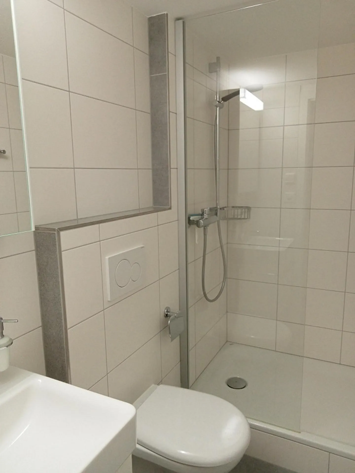 2-room old building apartment near the train station - Photo 7 of 8