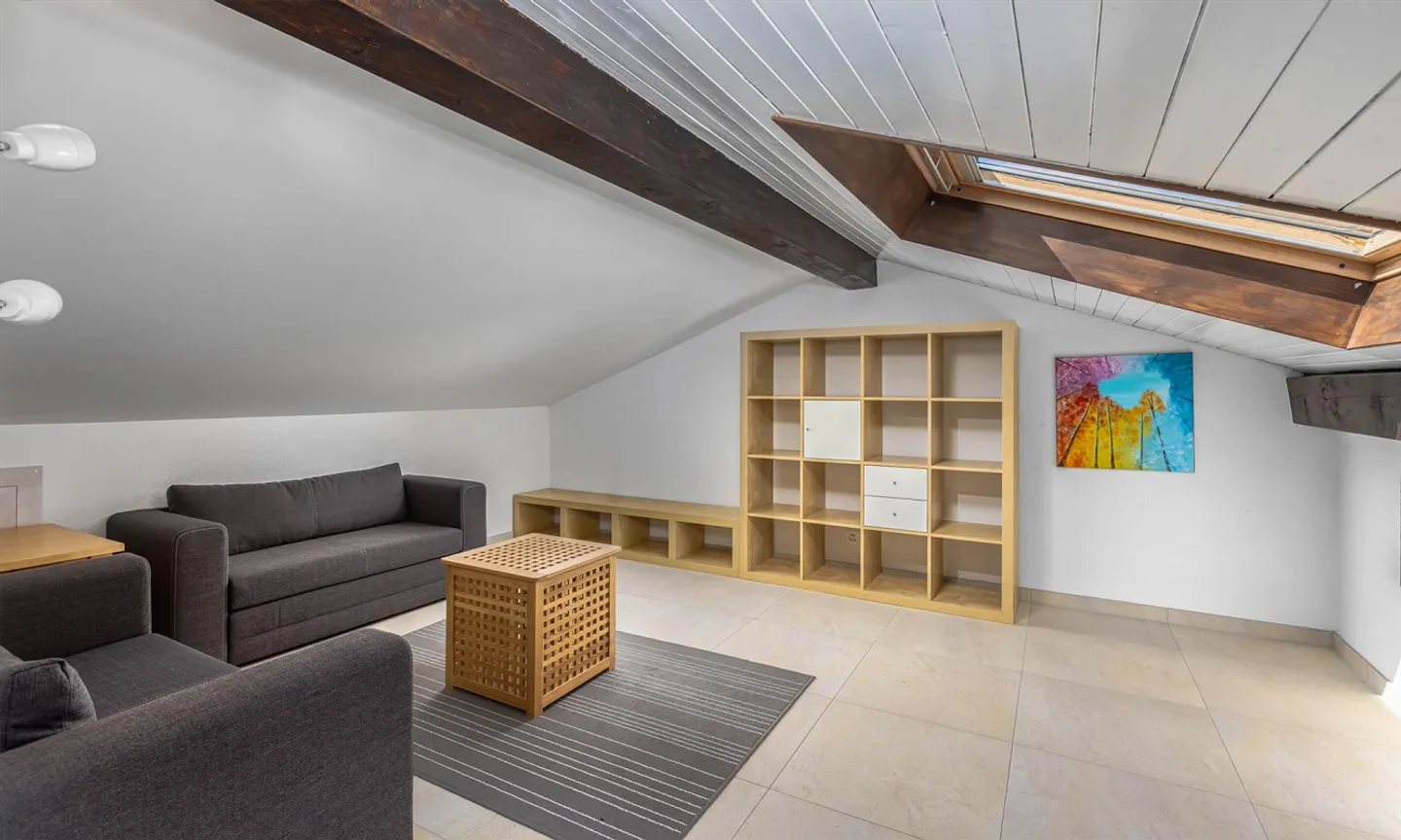 Beau penthouse avec 3,5 pièces et vue sur le lac à Melano - Photo 8 sur 11