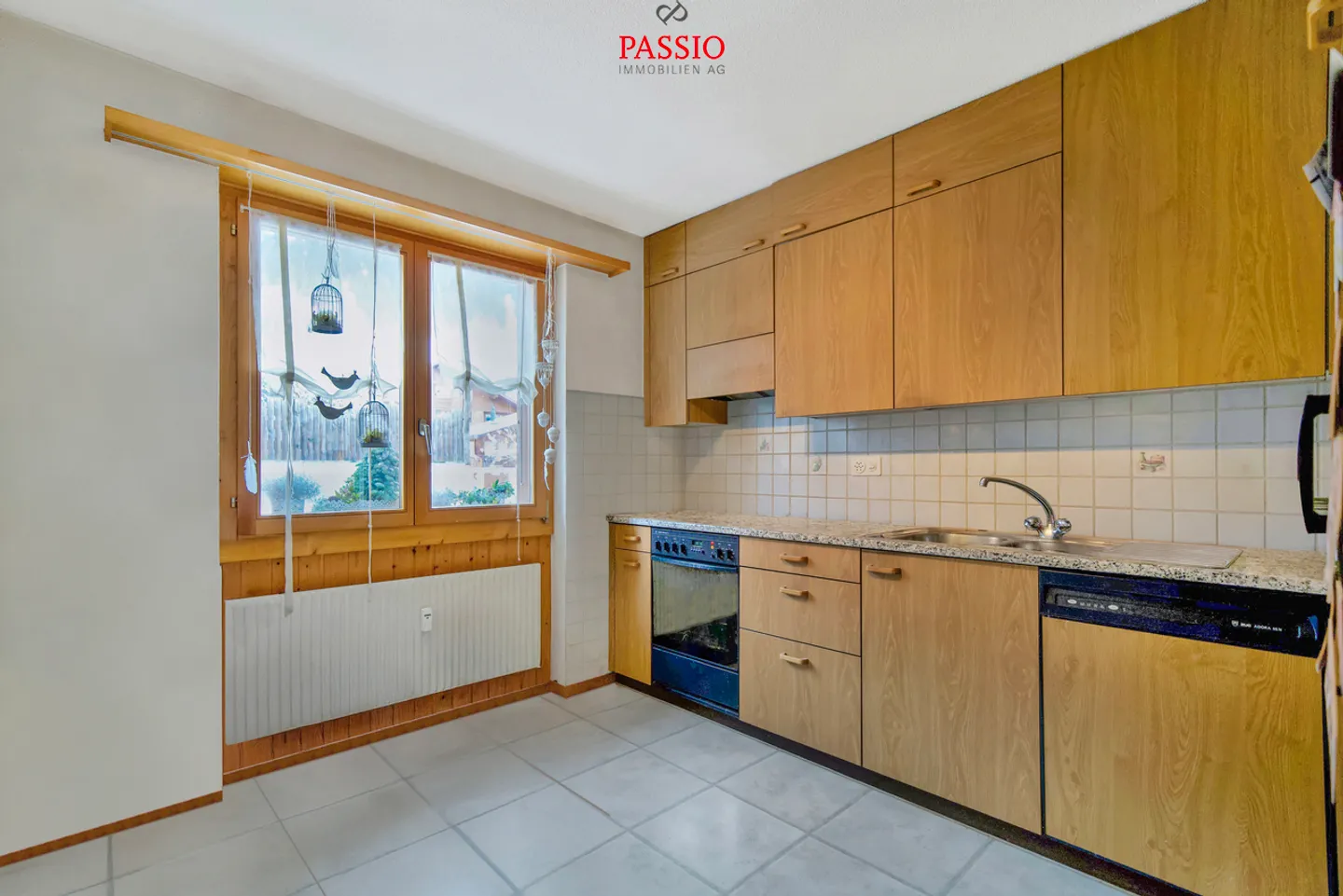 Spacious 5-room apartment with Alpine view and private garden - Photo 5 of 16