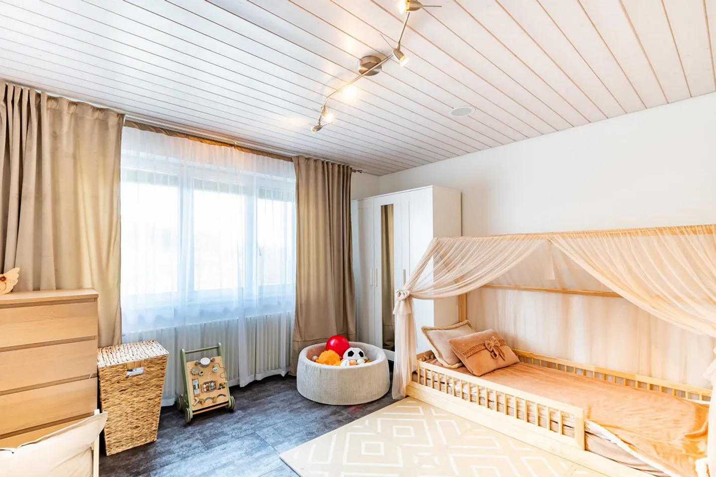 Residential and commercial property with gas station and coffee lounge - Photo 16 of 22