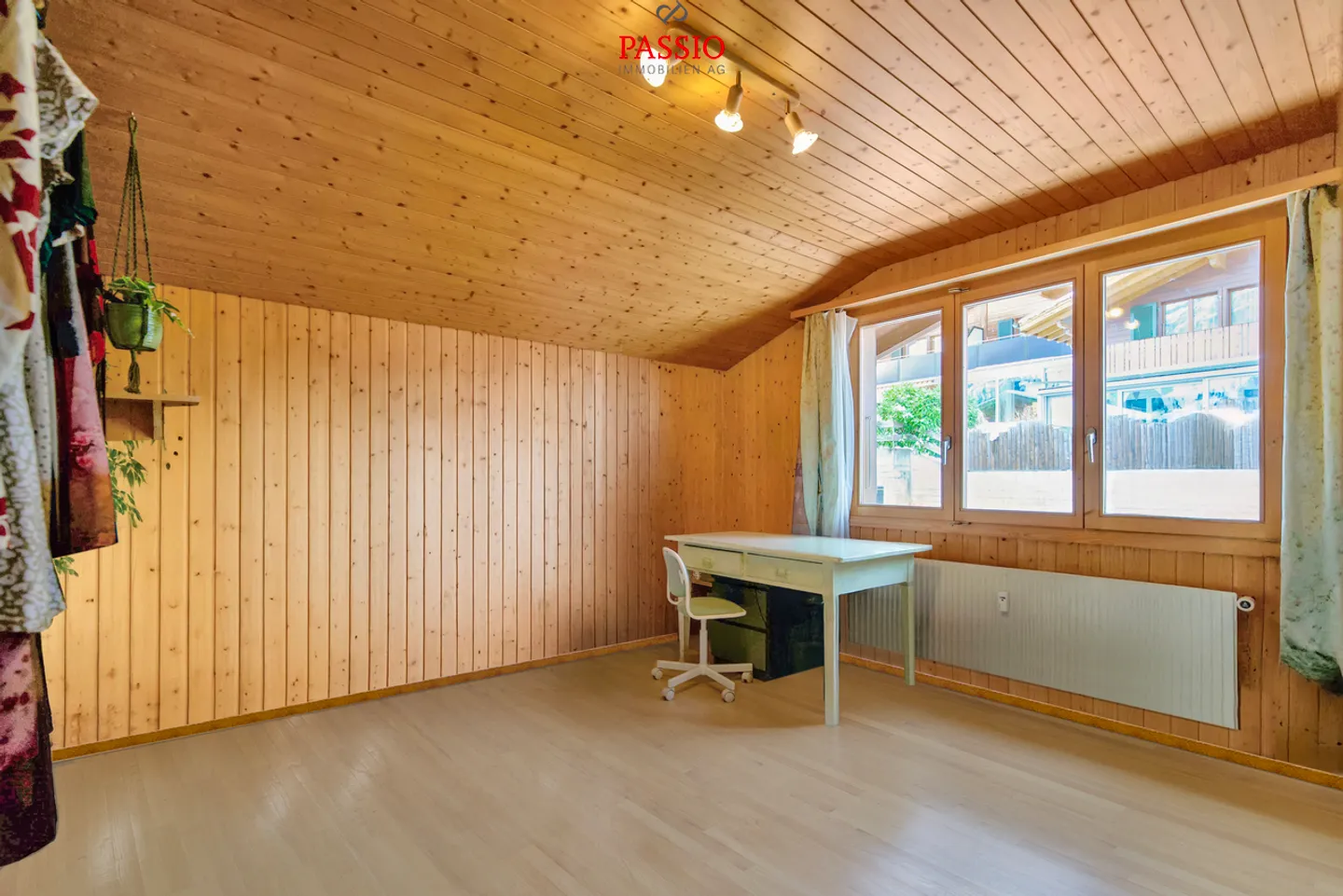 Spacious 5-room apartment with Alpine view and private garden - Photo 11 of 16