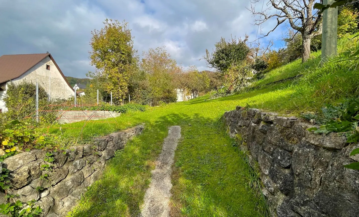 Bâtiment commercial avec 430 m² de surface utile au centre de Läufelfingen - Photo 8 sur 8