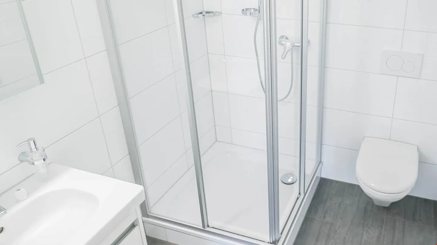 Moderno appartamento di 3,5 stanze con balcone a Mumpf - Foto 10 di 13