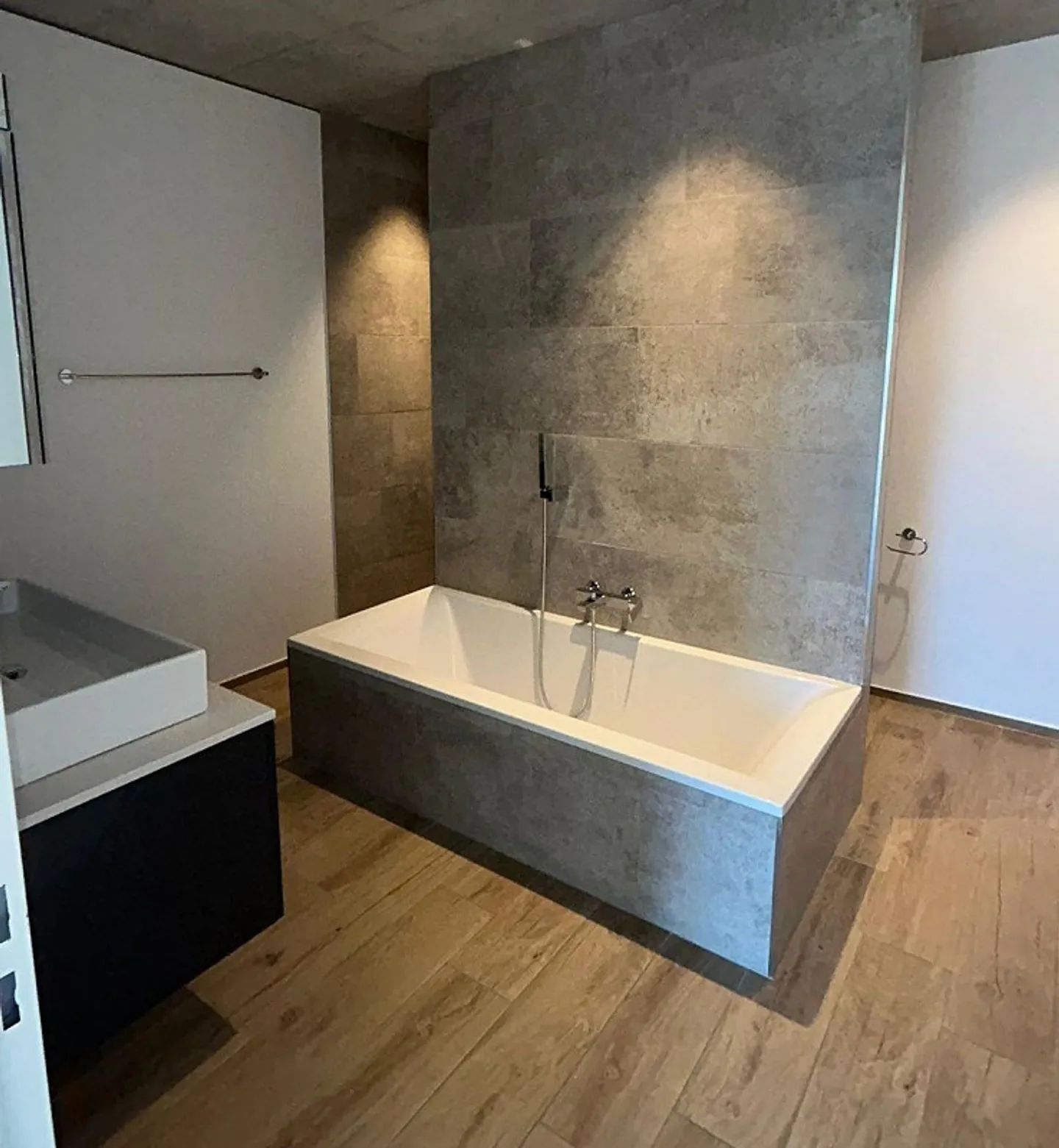 Modernes Apartment mit Loggia - Foto 8 von 10
