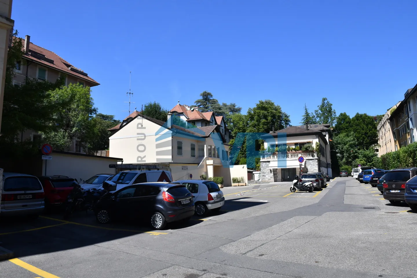 Parkplatz in der Avenue de Miremont - Foto 2 von 2