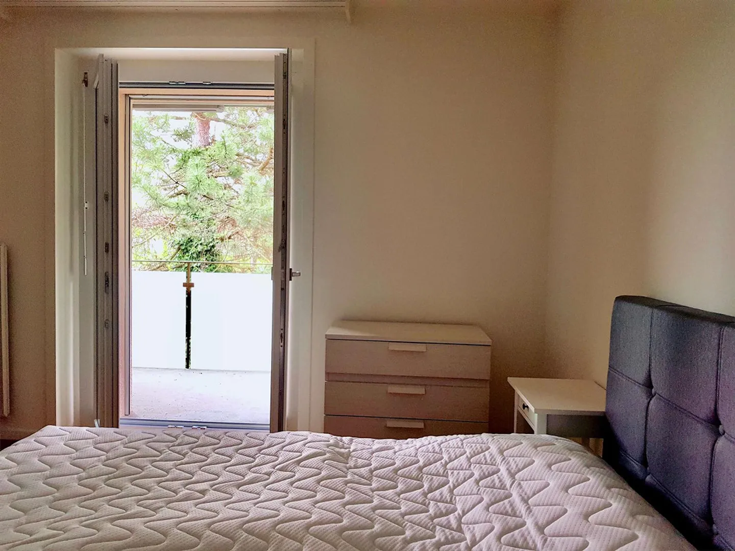 Furnished room in modern apartment in Basel - Photo 4 of 13