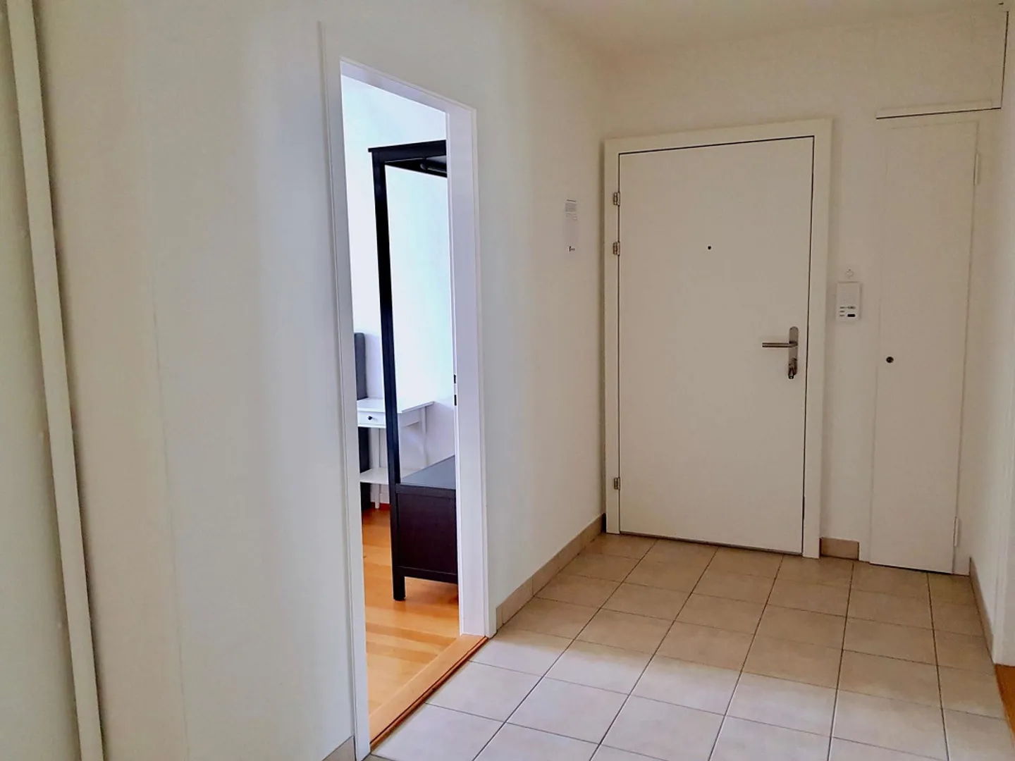 Furnished room in modern apartment in Basel - Photo 12 of 13