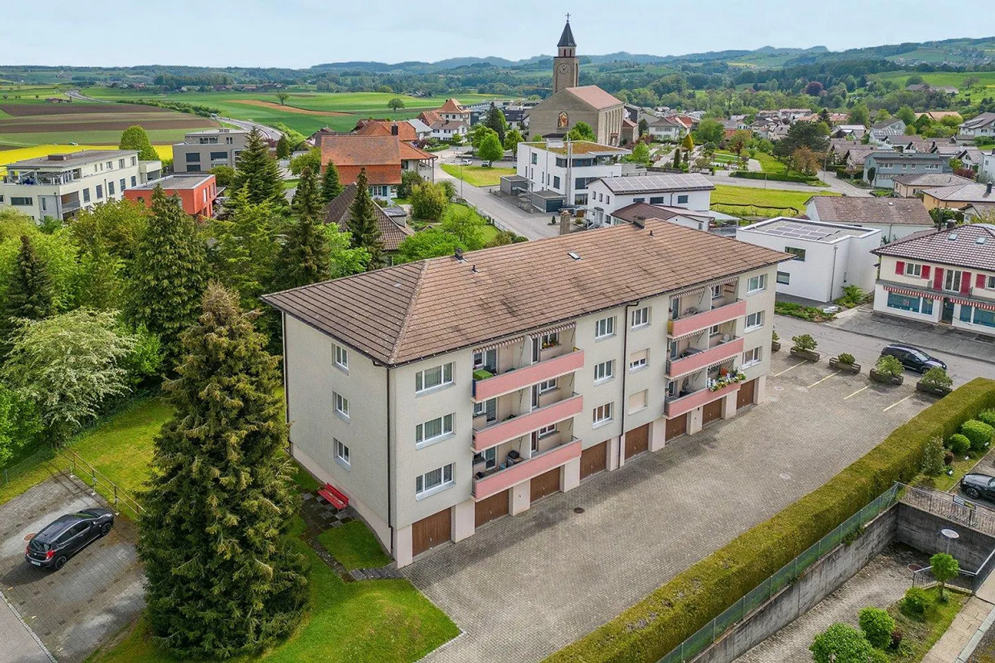 Geräumige Familienwohnung in Wünnewil - Foto 1 von 10