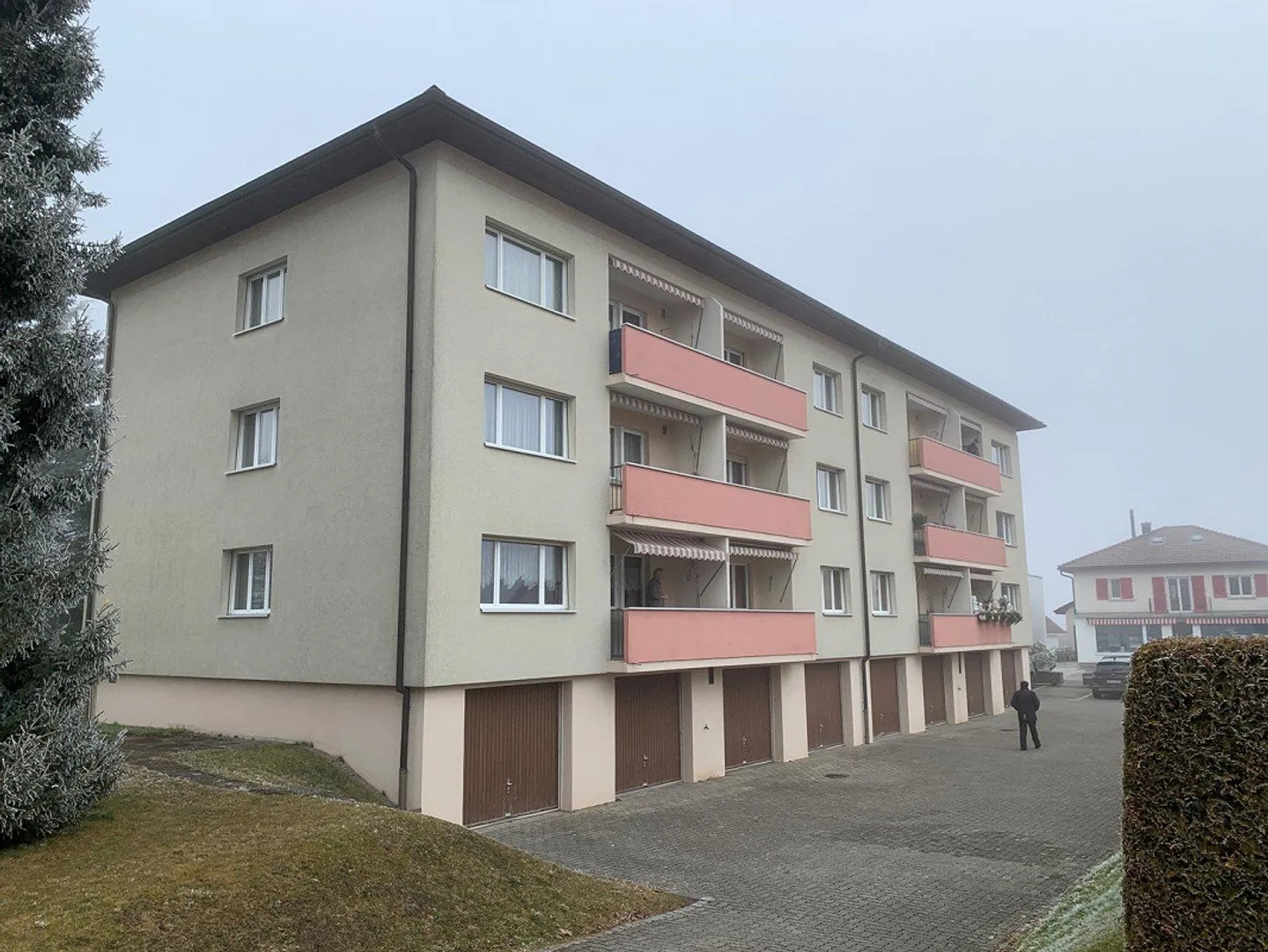 Geräumige Familienwohnung in Wünnewil - Foto 2 von 10