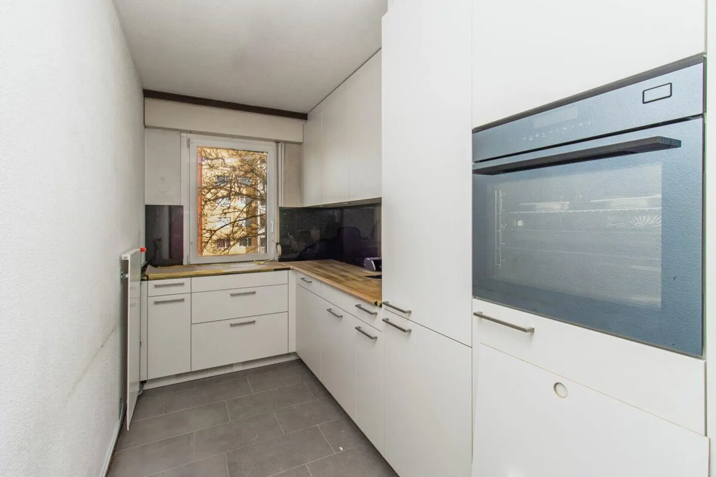 Quiet Living with a View, Conservatory & Smart Home - Photo 2 of 10