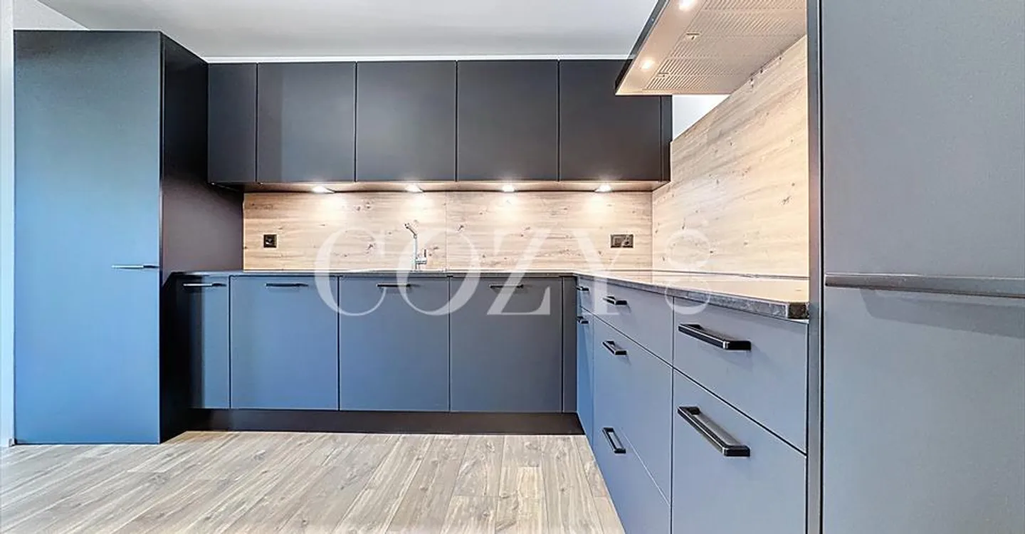 Appartement Lumineux Rénové - Photo 2 sur 7