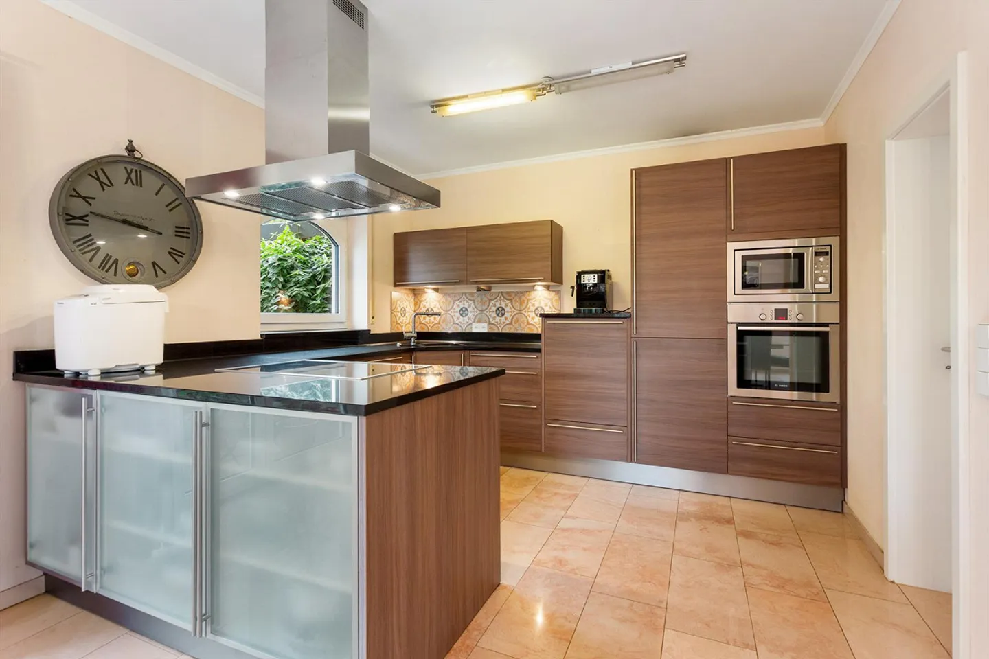 Exclusive Property - Living and Working Under One Roof - Photo 4 of 8