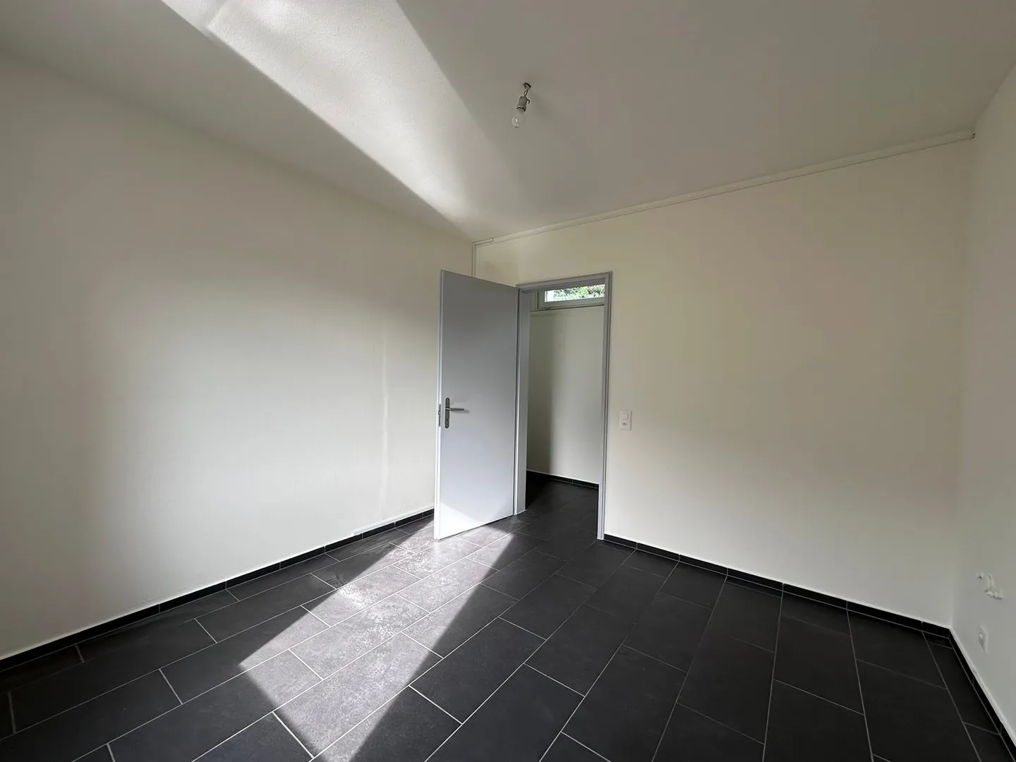 2 ½ Lokale mit Seeblick in Muralto - Foto 15 von 19