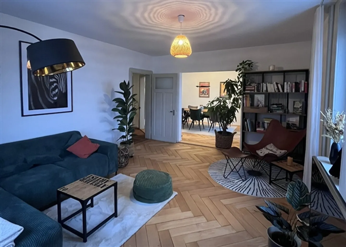 APPARTEMENT 4 PIÈCES À ZURICH - DISTRICT 6, MEUBLÉ, TEMPORAIRE - Photo 1 sur 9