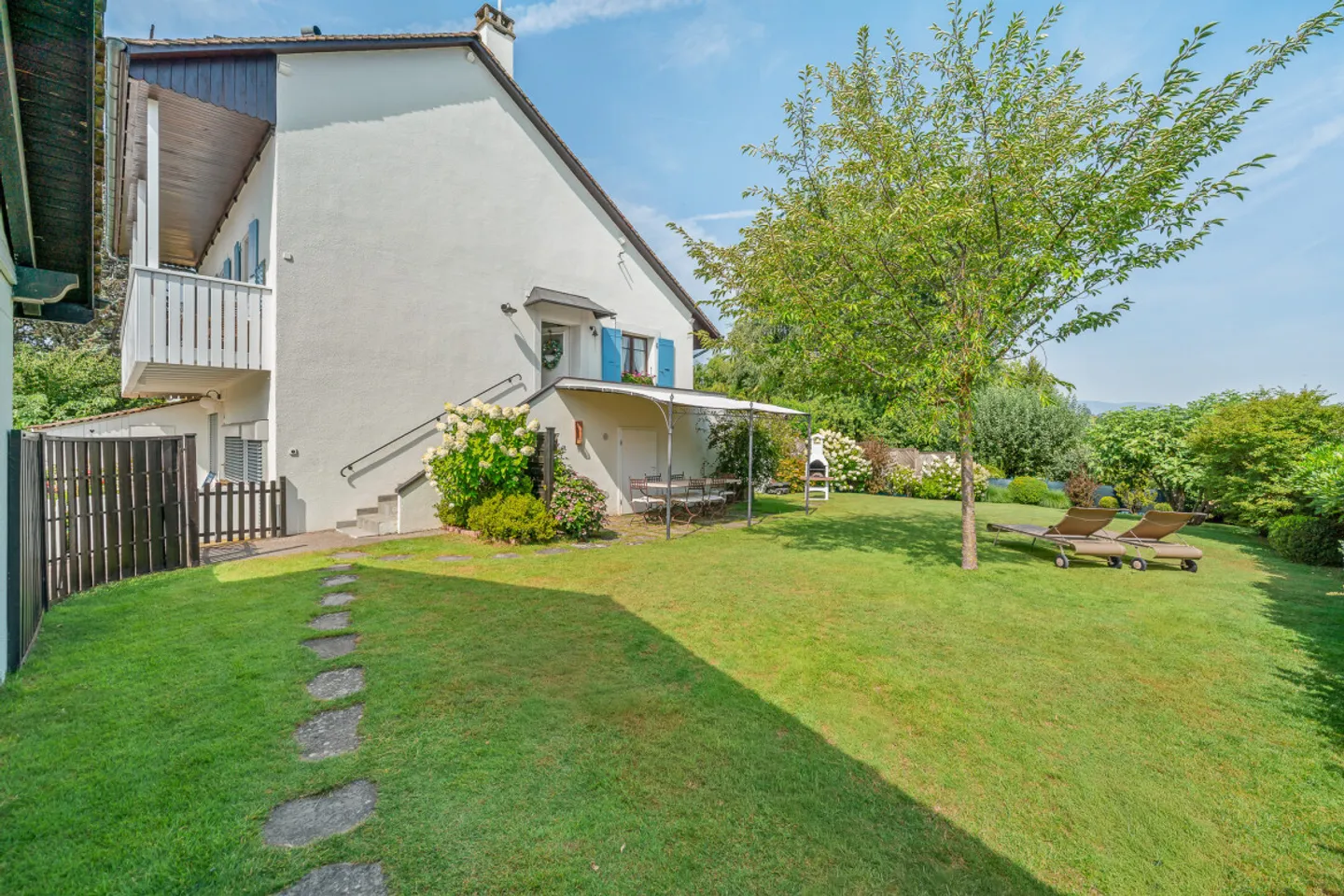 DUPLEX DE CHARME ET SON JARDIN PRIVATIF, À 5 MIN DE MORGES - Photo 1 of 1