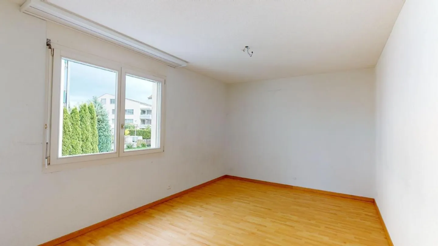 Light-Filled Home for Comfort - Photo 3 of 7