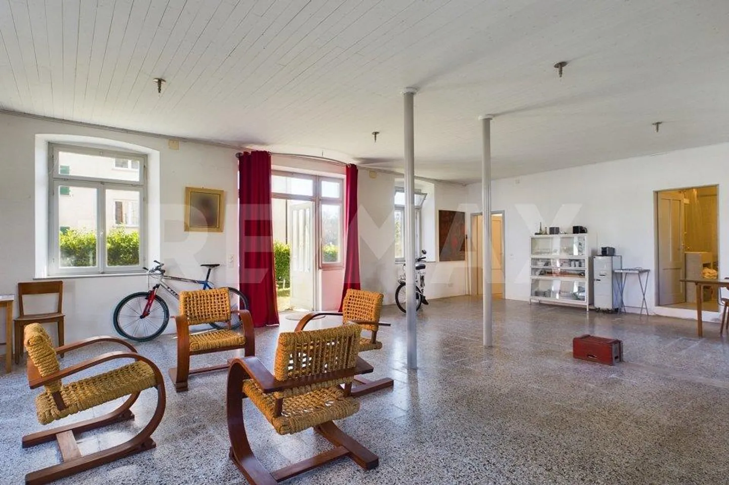 Edificio plurifamiliare con terreno edificabile - Foto 4 di 13