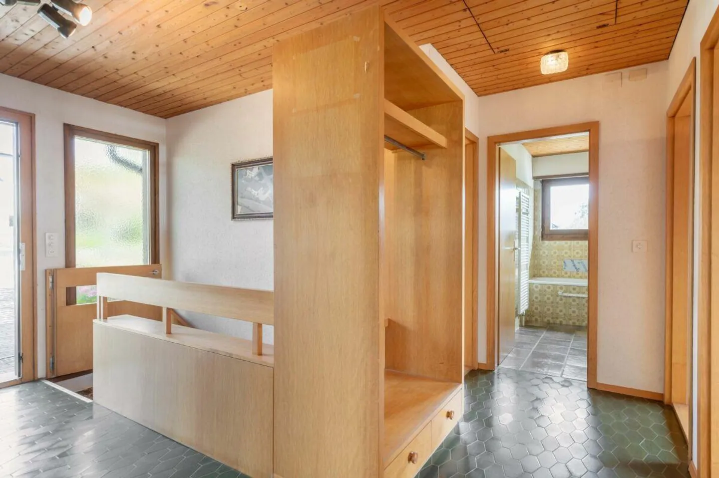 Detached 5.5-room single-family house with large garden in a privileged residential location - Photo 2 of 19
