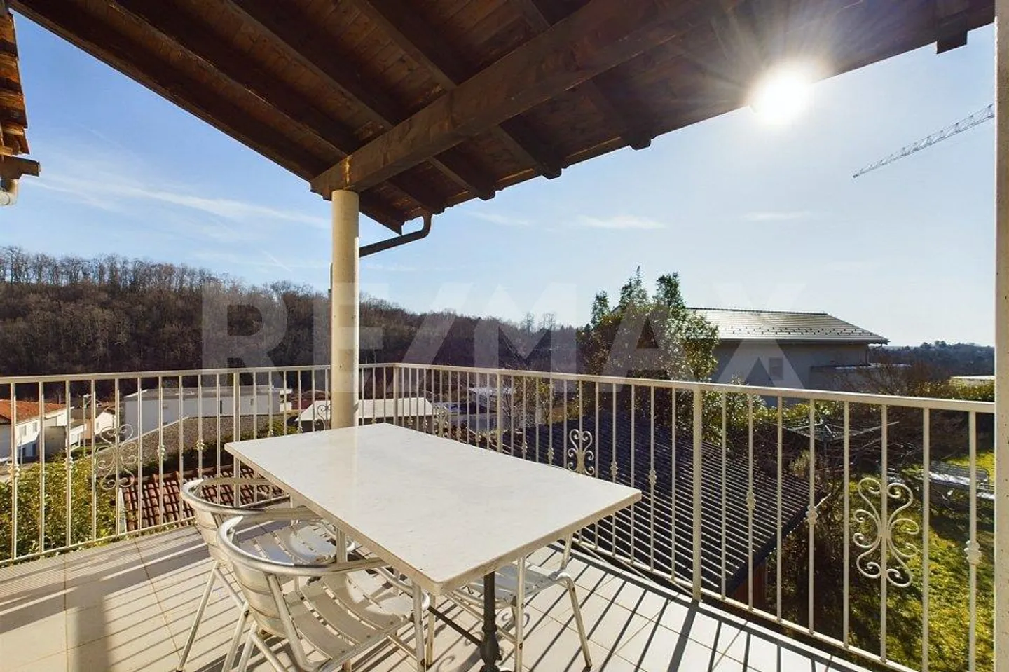 Edificio plurifamiliare con terreno edificabile - Foto 9 di 13