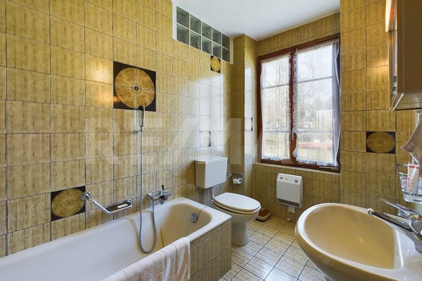 Edificio plurifamiliare con terreno edificabile - Foto 12 di 13