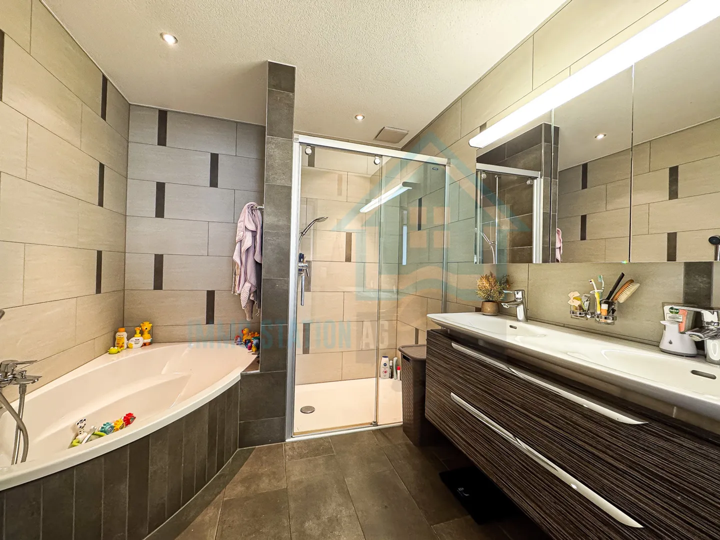 Modern, bright 4.5-room garden apartment near the center - Photo 10 of 11