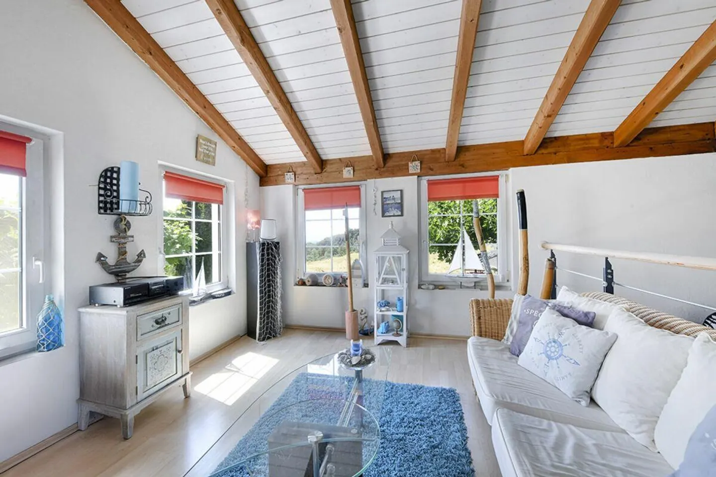 5.5-Room Farmhouse Half with Barn, Lots of Surroundings, Distant and Lake View - Photo 8 of 20