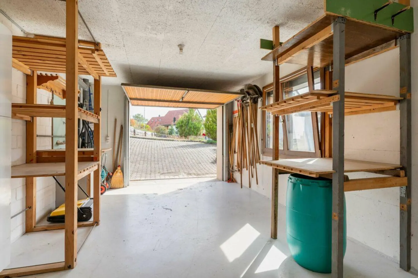 Detached 5.5-room single-family house with large garden in a privileged residential location - Photo 16 of 19