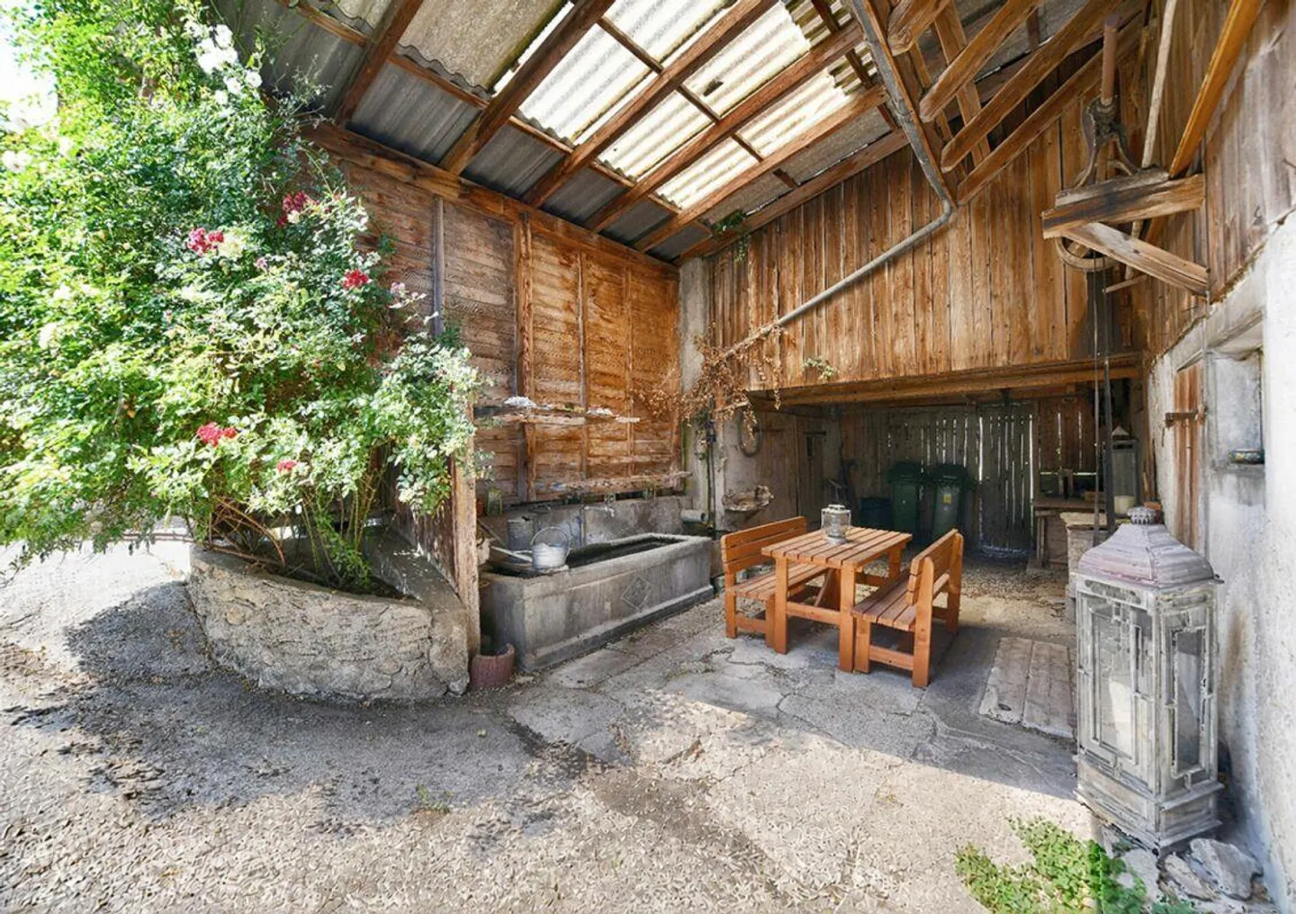 5.5-Room Farmhouse Half with Barn, Lots of Surroundings, Distant and Lake View - Photo 14 of 20