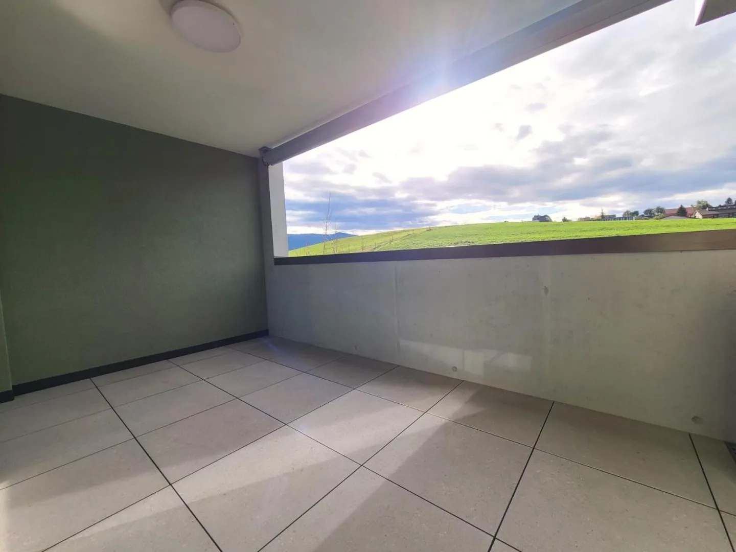 Appartement spacieux en attique - Photo 6 sur 12