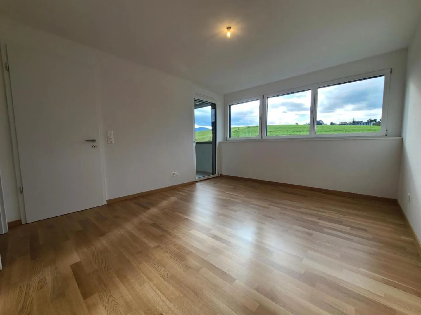 Appartement spacieux en attique - Photo 9 sur 12