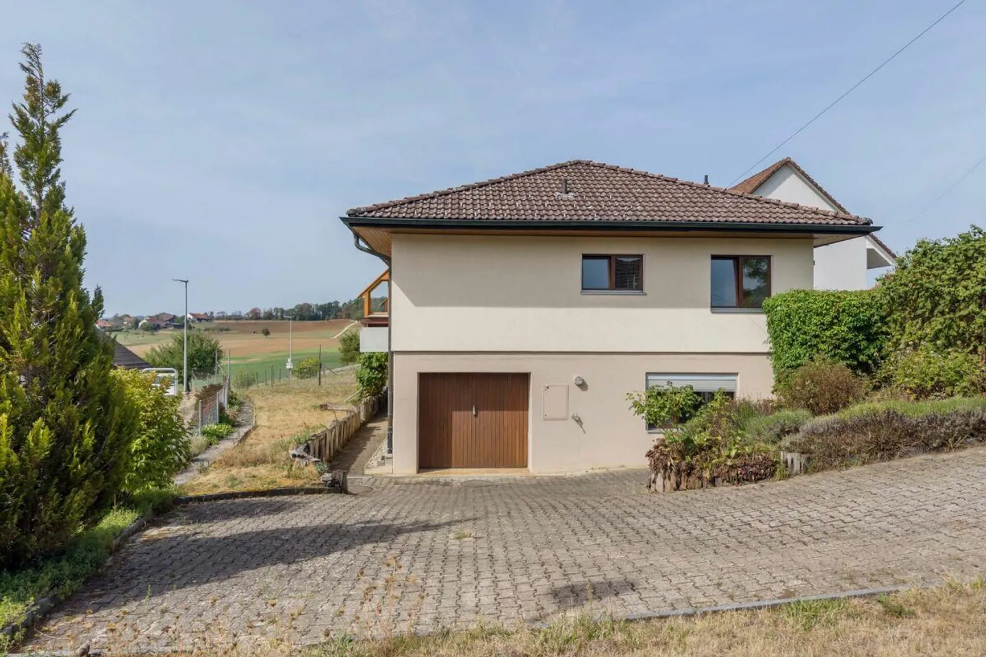 Detached 5.5-room single-family house with large garden in a privileged residential location - Photo 18 of 19
