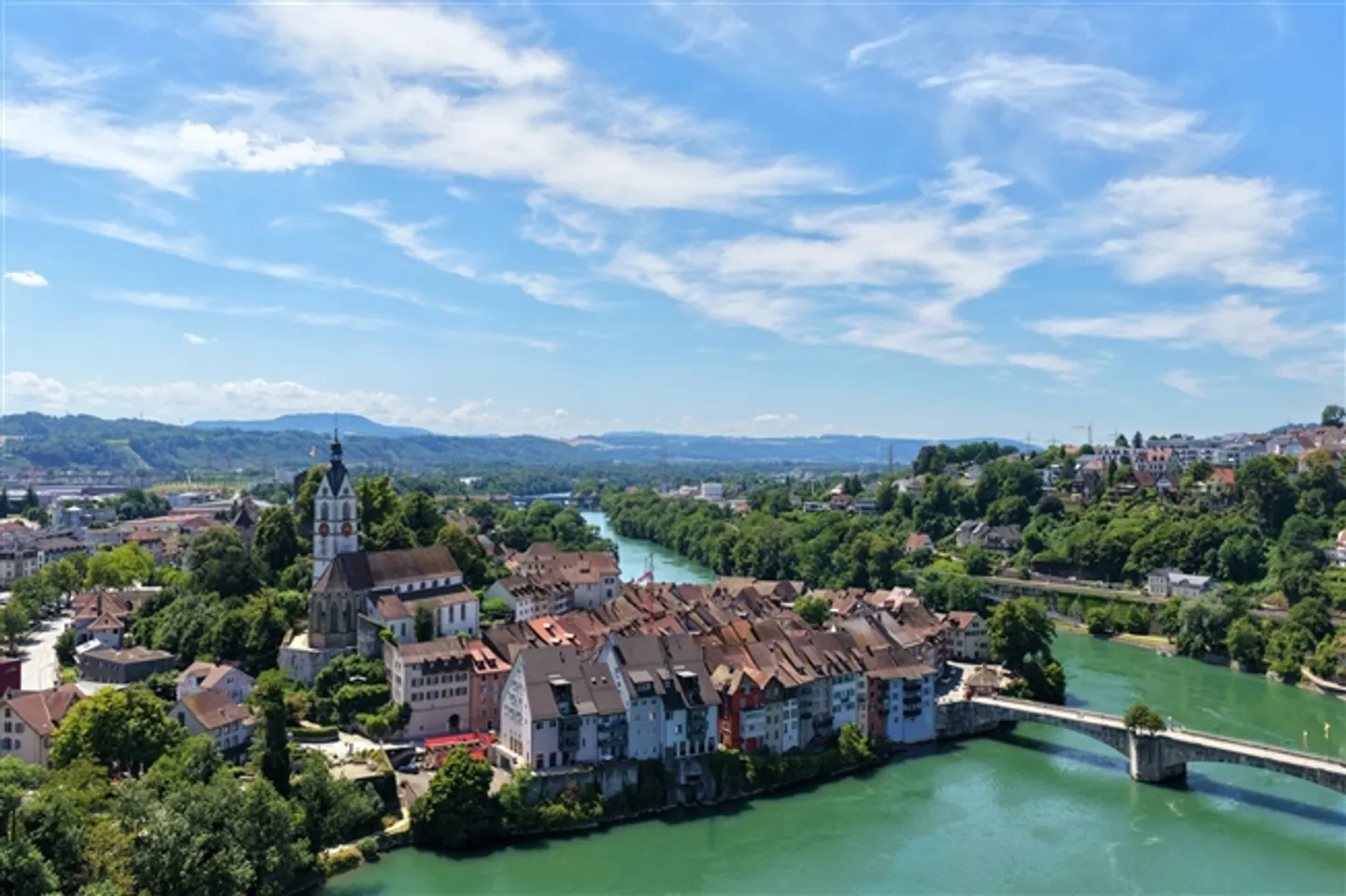 Vie élégante dans la vieille ville - Photo 1 sur 8