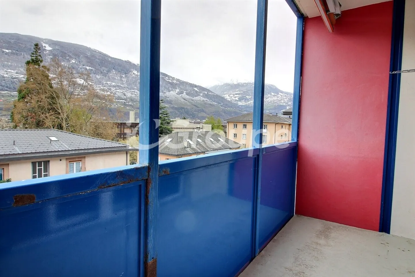 Wunderschöne renovierte 2,5-Zimmer-Wohnung zur Miete in Sion. - Foto 6 von 8