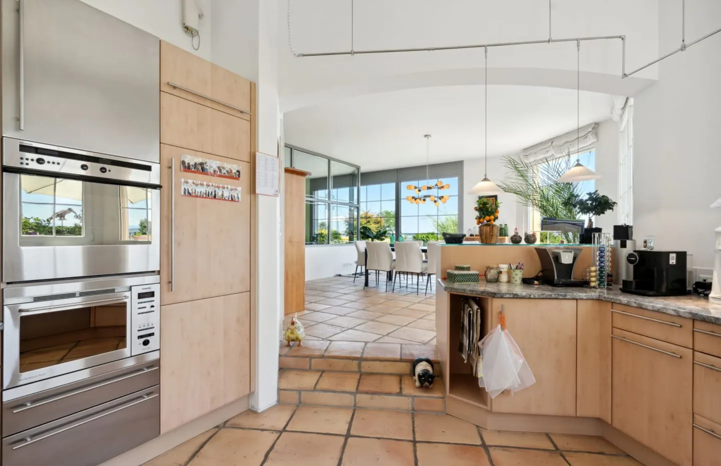 7.5-Room Terrace House with Pool and Lake View in Bellerive for Sale - Photo 7 of 13