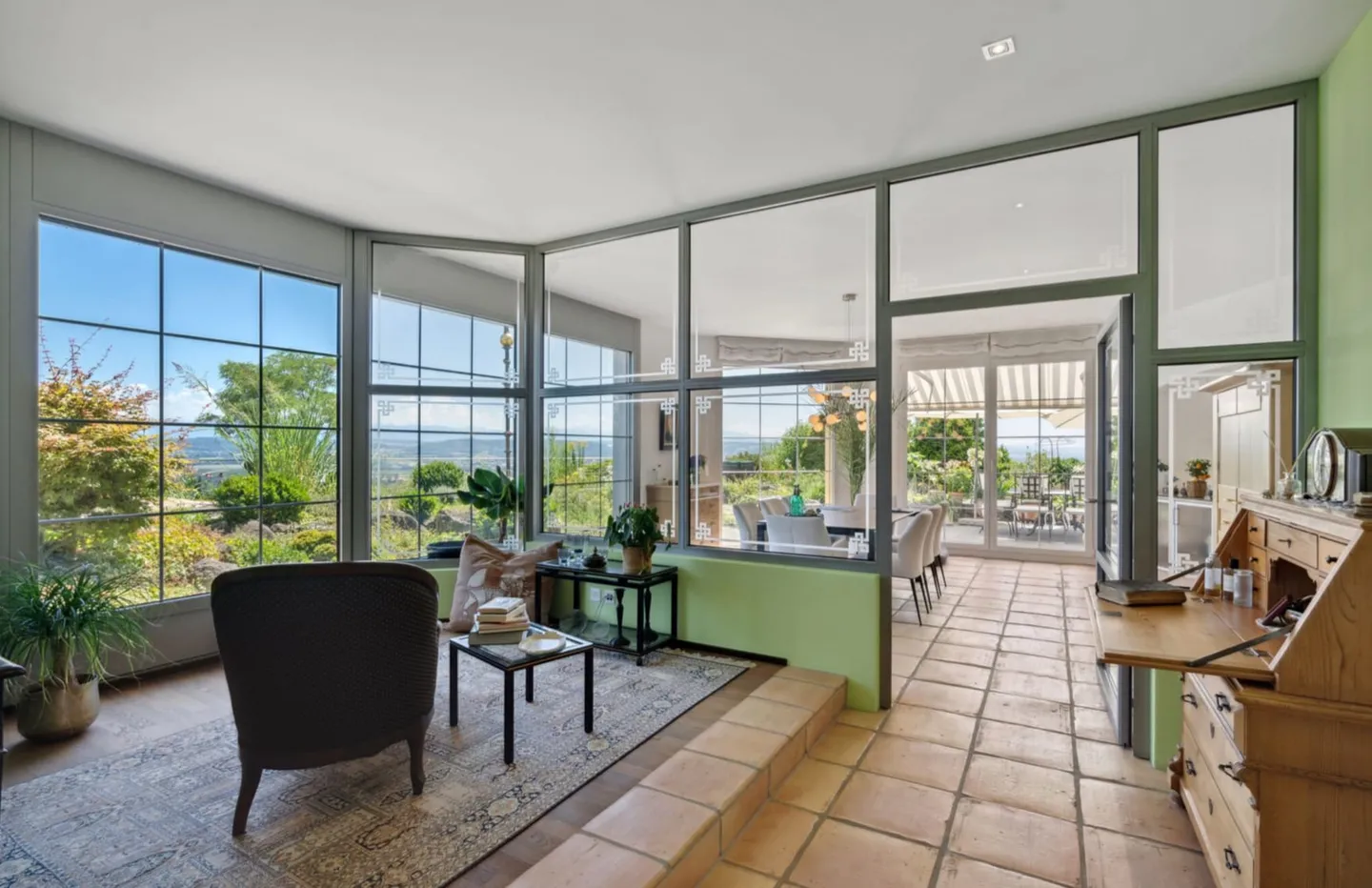7.5-Room Terrace House with Pool and Lake View in Bellerive for Sale - Photo 8 of 13