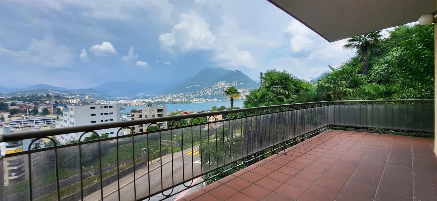 NUOVO PREZZO 4,5 LOCALI A PARADISO CON STUPENDA VISTA LAGO- ID 23783 - Foto 1 di 7