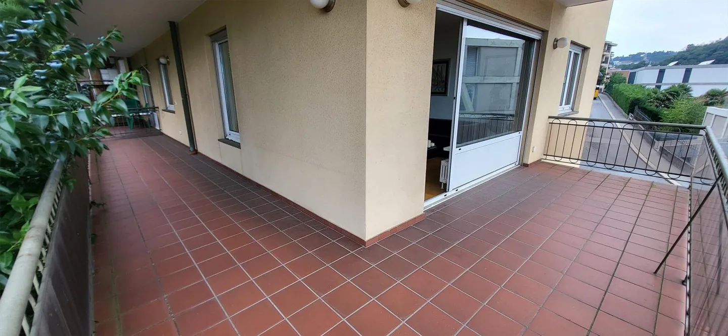 NUOVO PREZZO 4,5 LOCALI A PARADISO CON STUPENDA VISTA LAGO- ID 23783 - Foto 7 di 7