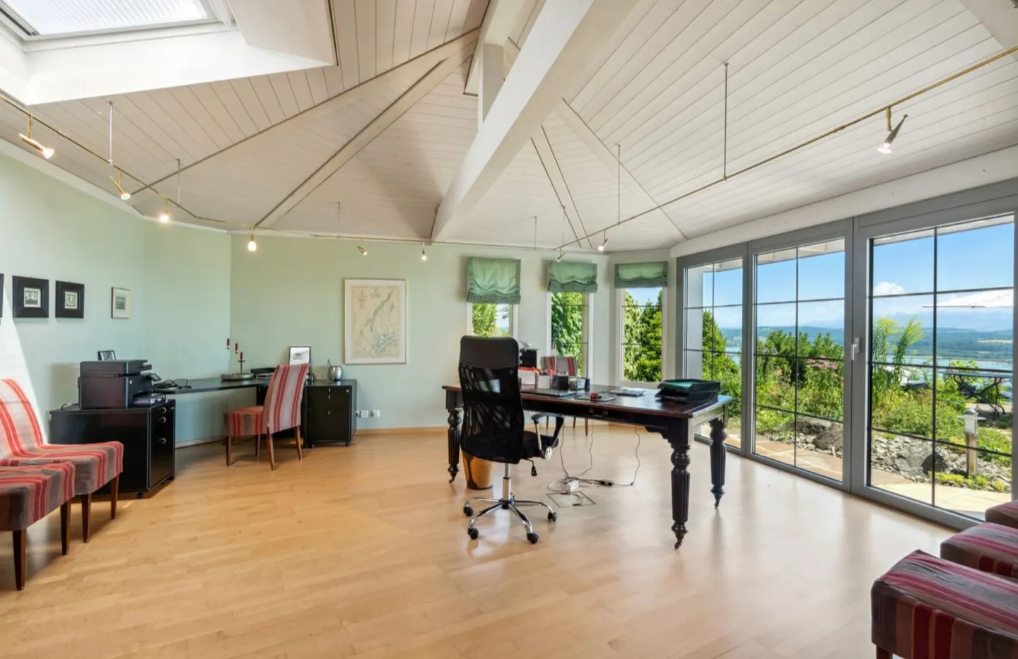 7.5-Room Terrace House with Pool and Lake View in Bellerive for Sale - Photo 13 of 13