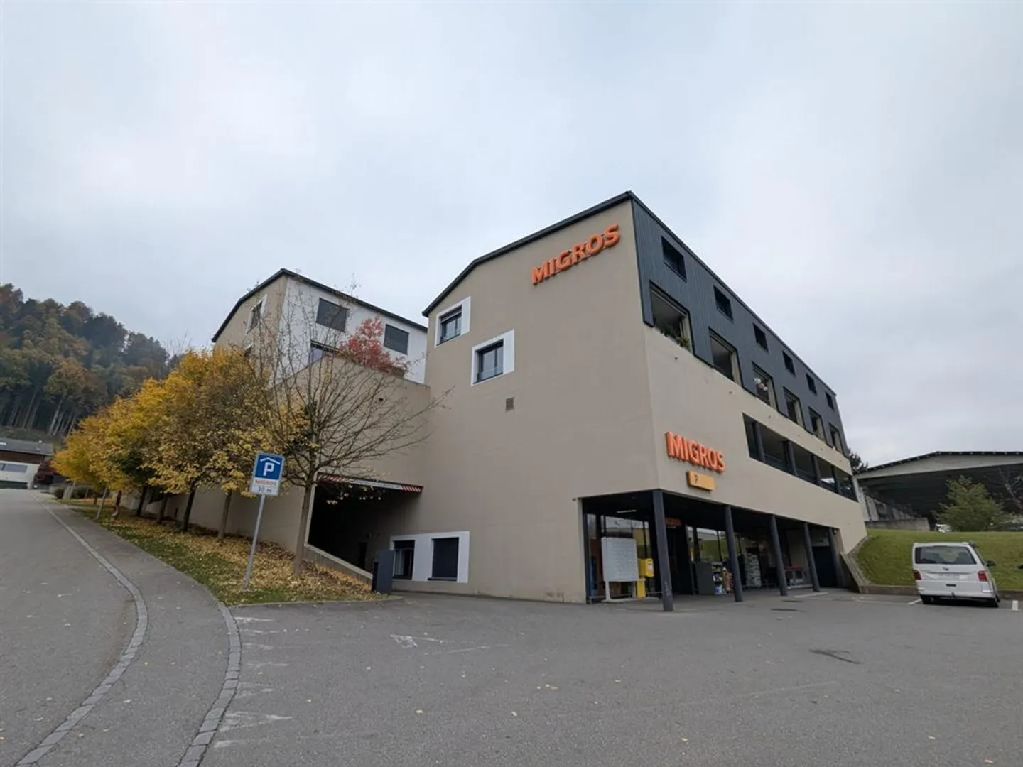 Innenparkplatz zu vermieten - Foto 2 von 5