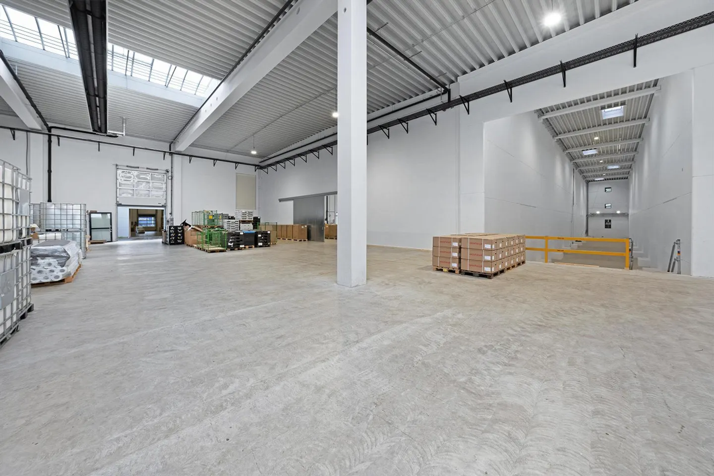 I vostri nuovi spazi di produzione Moderni | Senza colonne | Ben sviluppati - Foto 1 di 2
