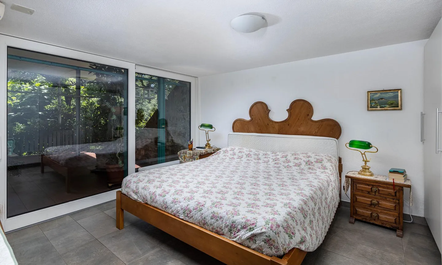 Maison exclusive et spacieuse de 6,5 pièces avec jardin à Sorengo - Photo 7 sur 11