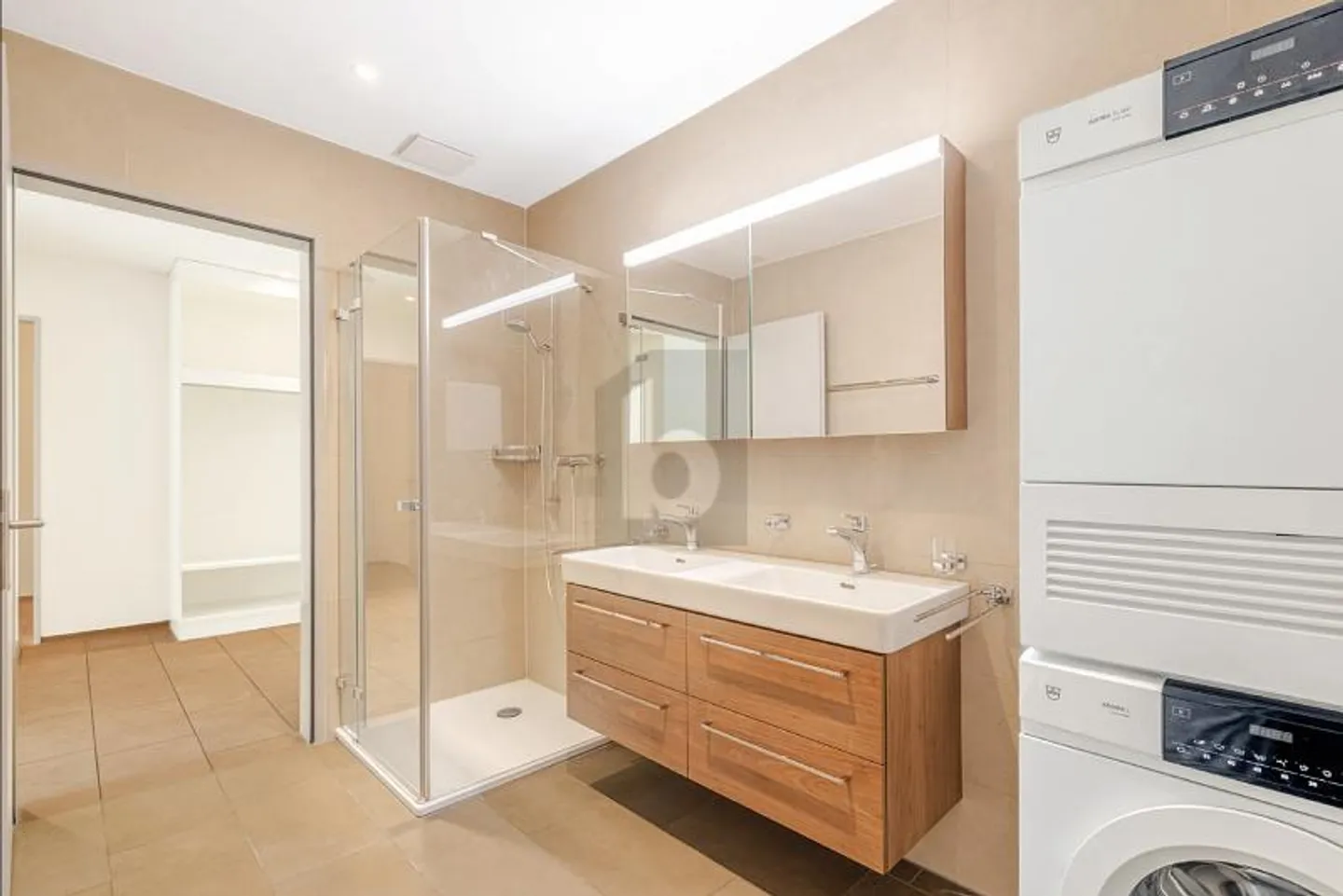 SPAZIOSO, TRANQUILLO E CONFORTEVOLE - Foto 2 di 5