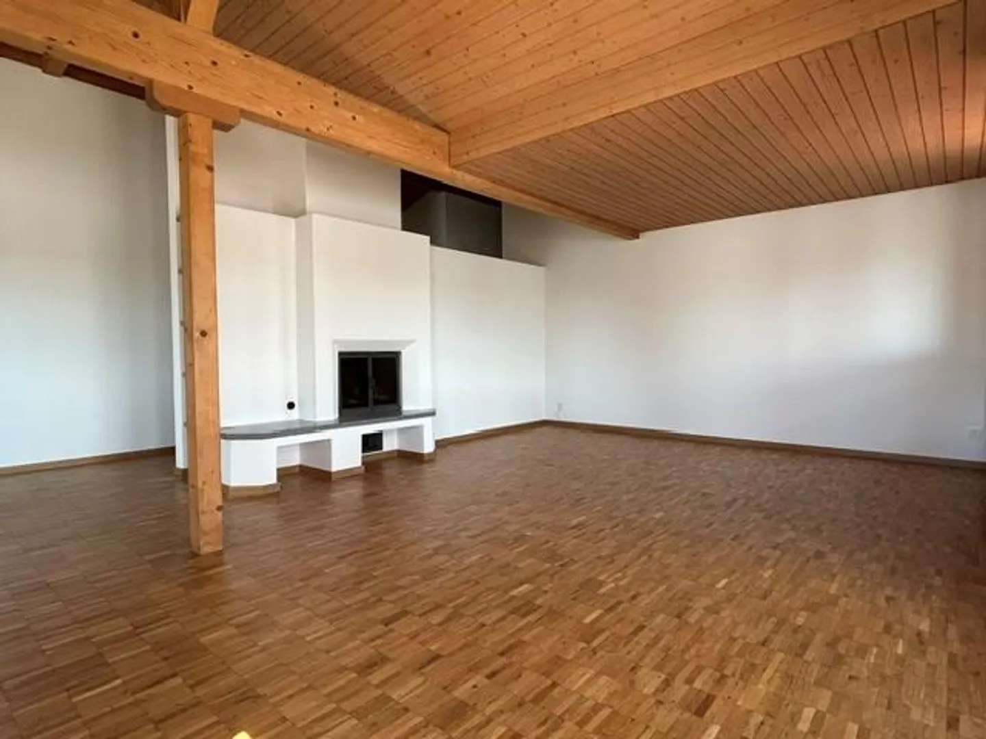 Ampio appartamento attico di 4,5 locali con 131 m² a Dagmersellen - Foto 2 di 9