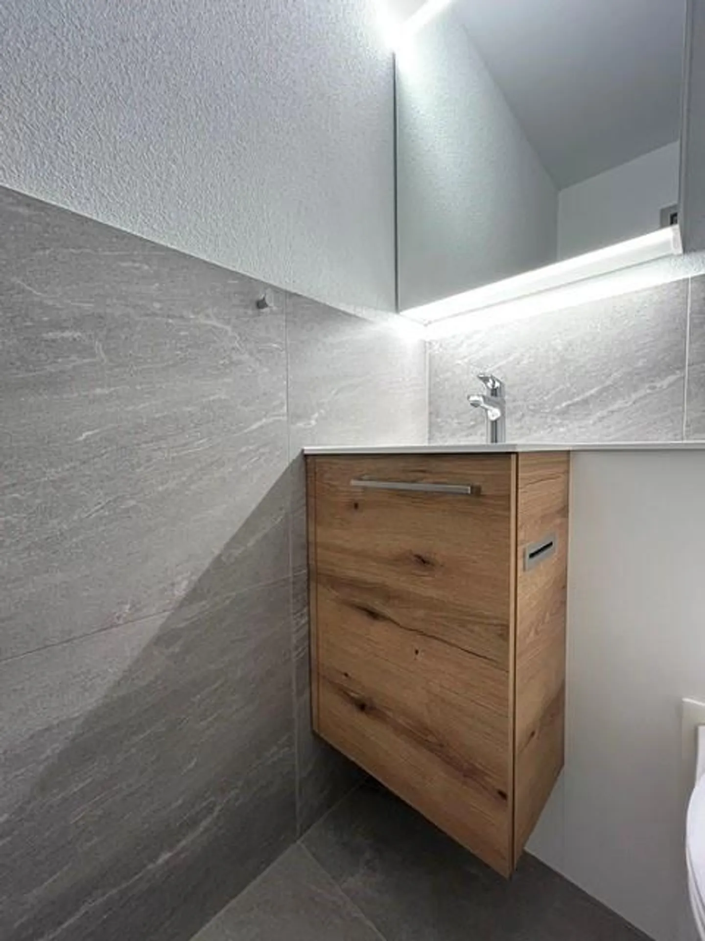 Ampio appartamento attico di 4,5 locali con 131 m² a Dagmersellen - Foto 7 di 9