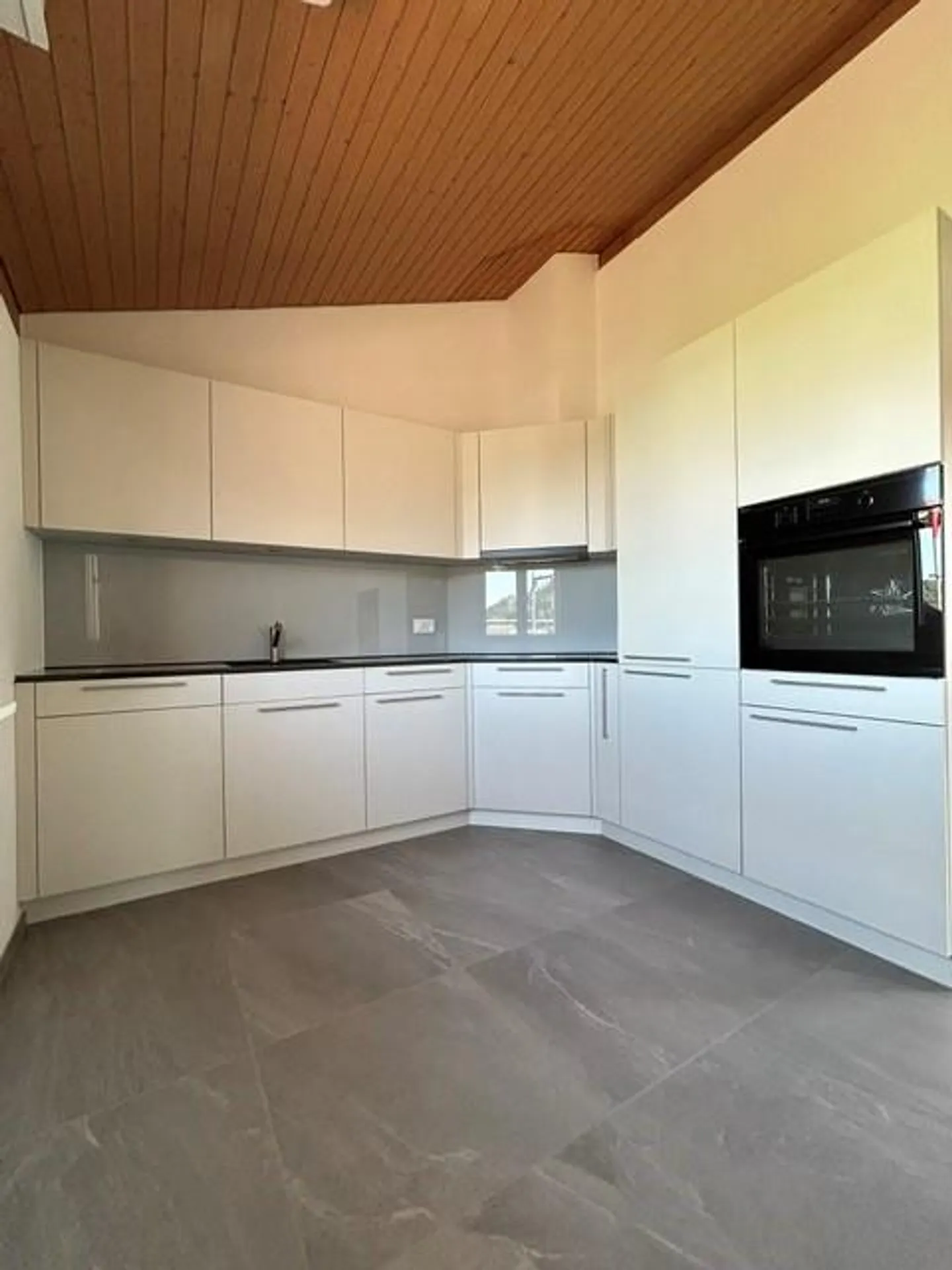 Ampio appartamento attico di 4,5 locali con 131 m² a Dagmersellen - Foto 8 di 9